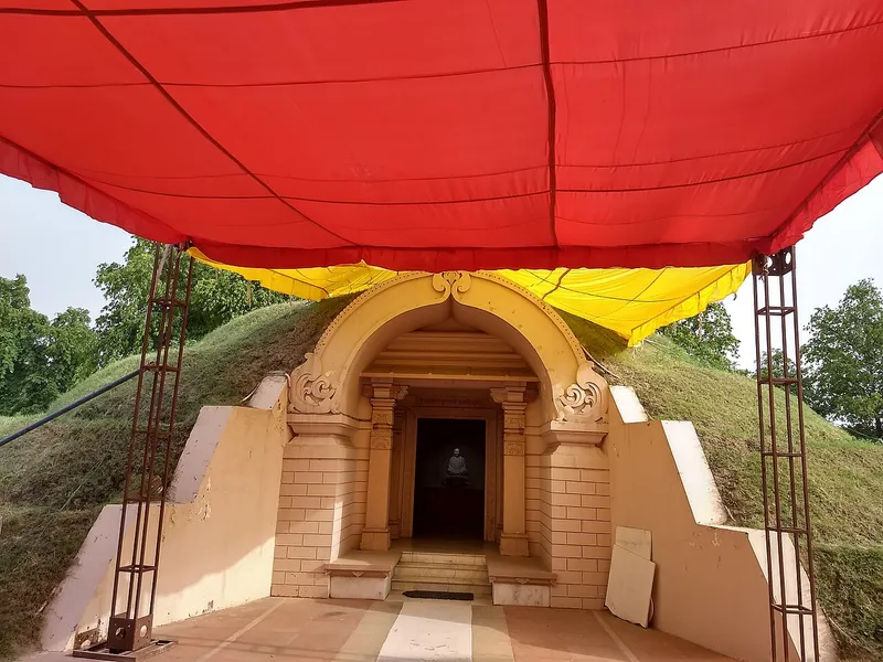 Vallabh Smarak Jain Mandir, Outer North Delhi