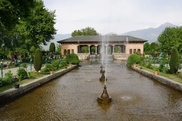 Dal Lake Srinagar entrance, Srinagar